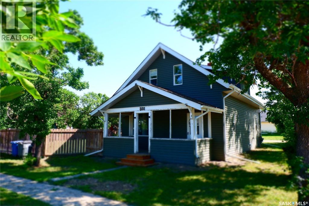 331 3rd Avenue W, Assiniboia