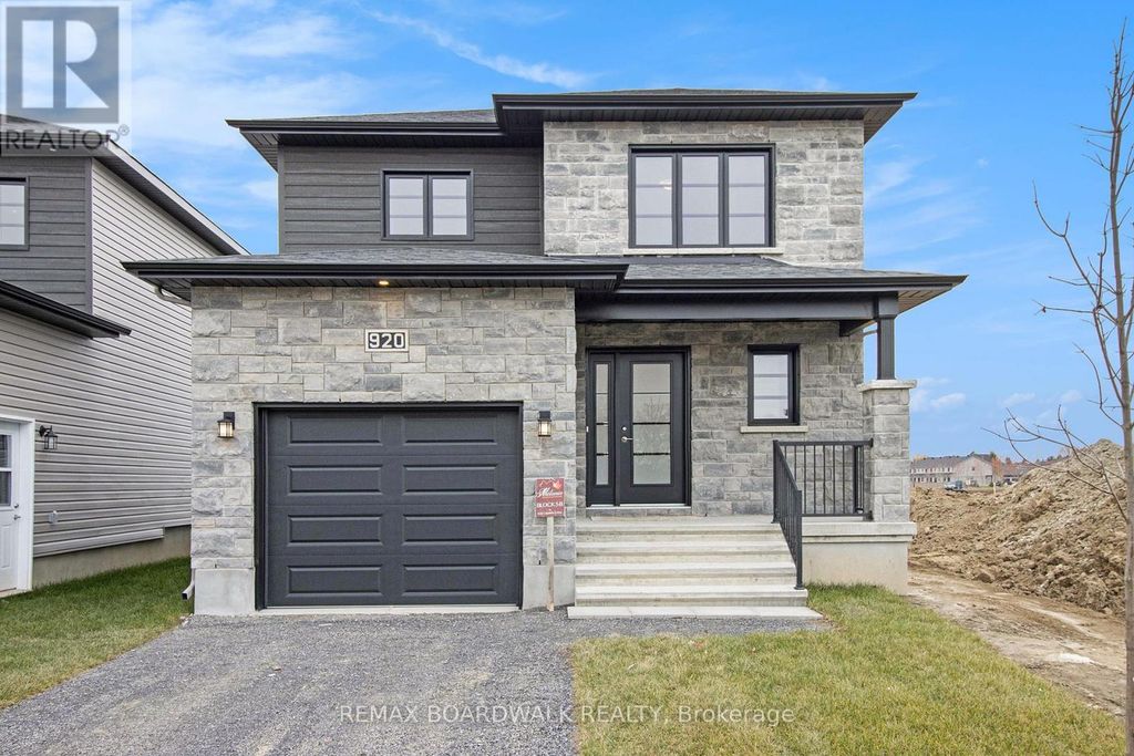 1145 Montblanc Crescent, Russell