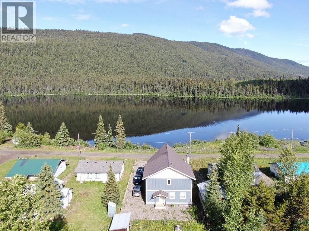 651 A Road, 100 Mile House