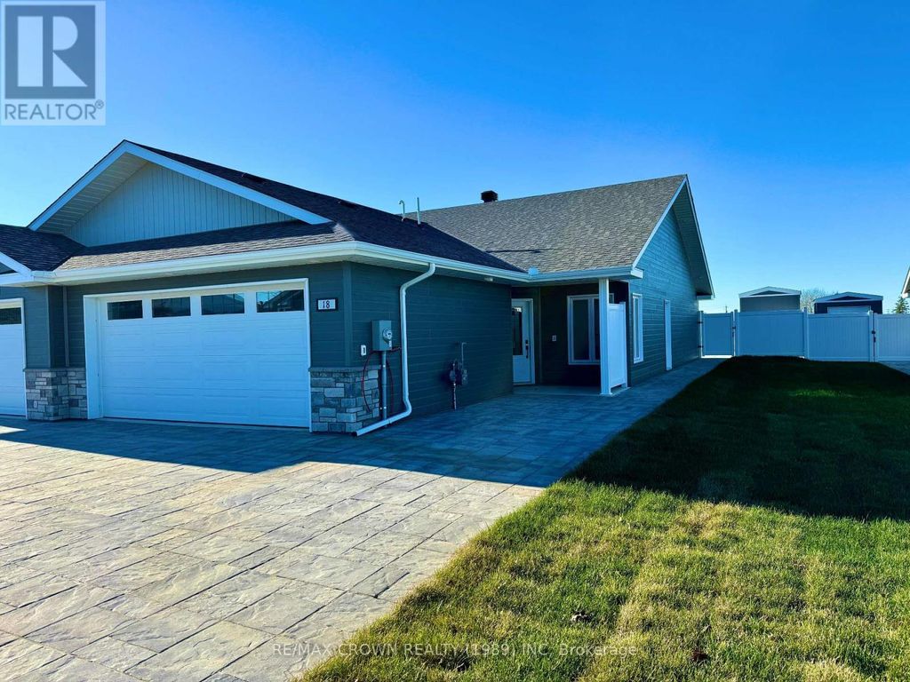 18 Golf Street, Kapuskasing