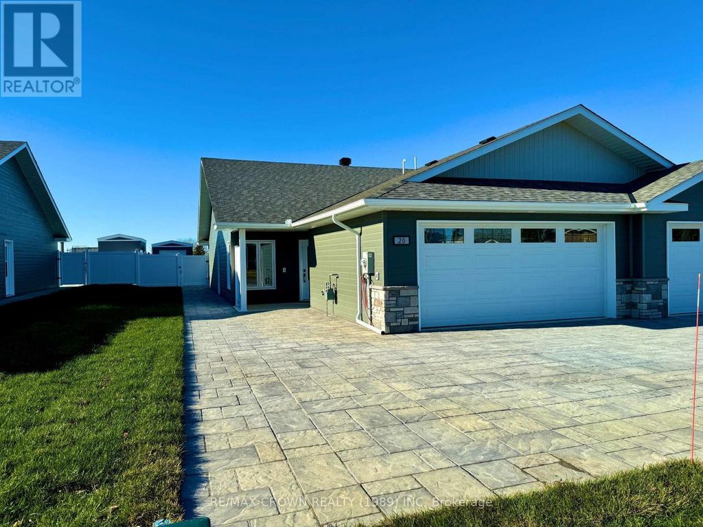 20 Golf Street, Kapuskasing