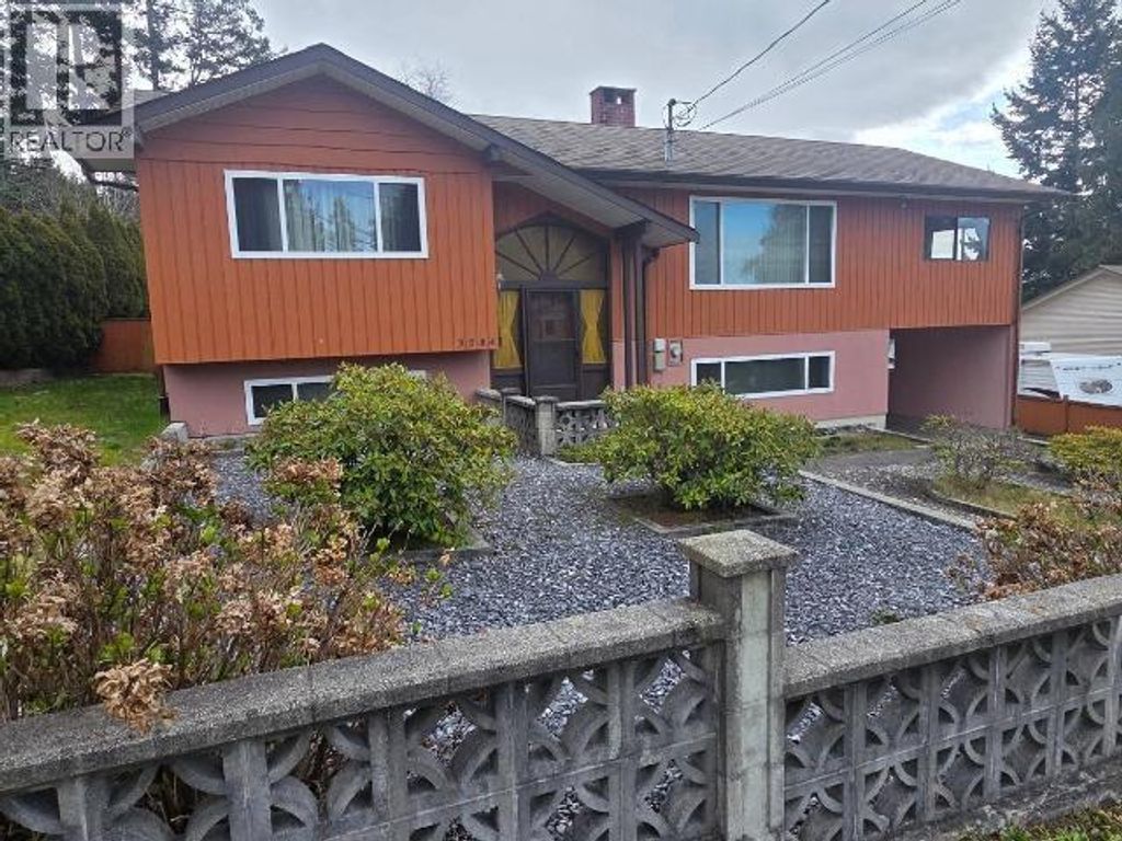 3284 Cariboo Ave, Powell River