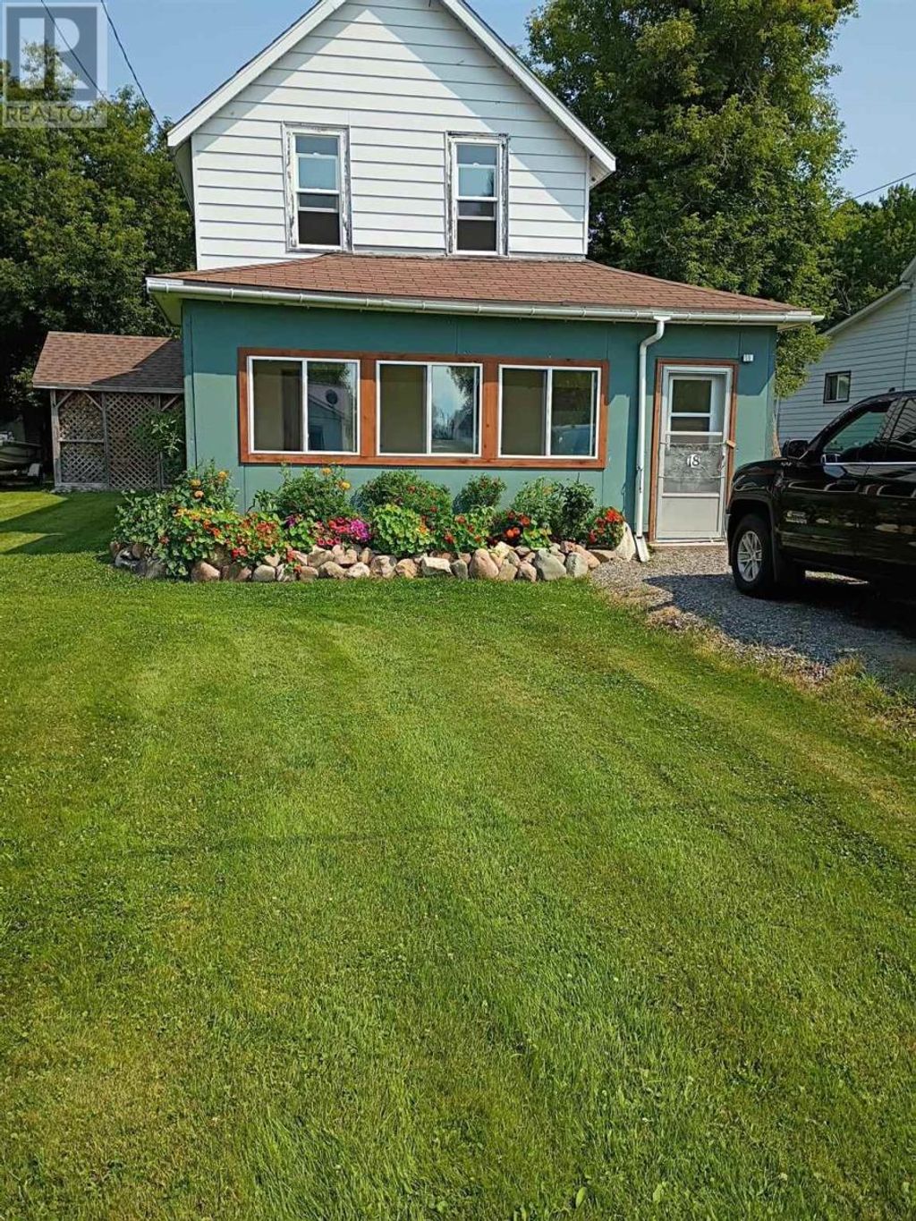 18 Maple St, Thessalon