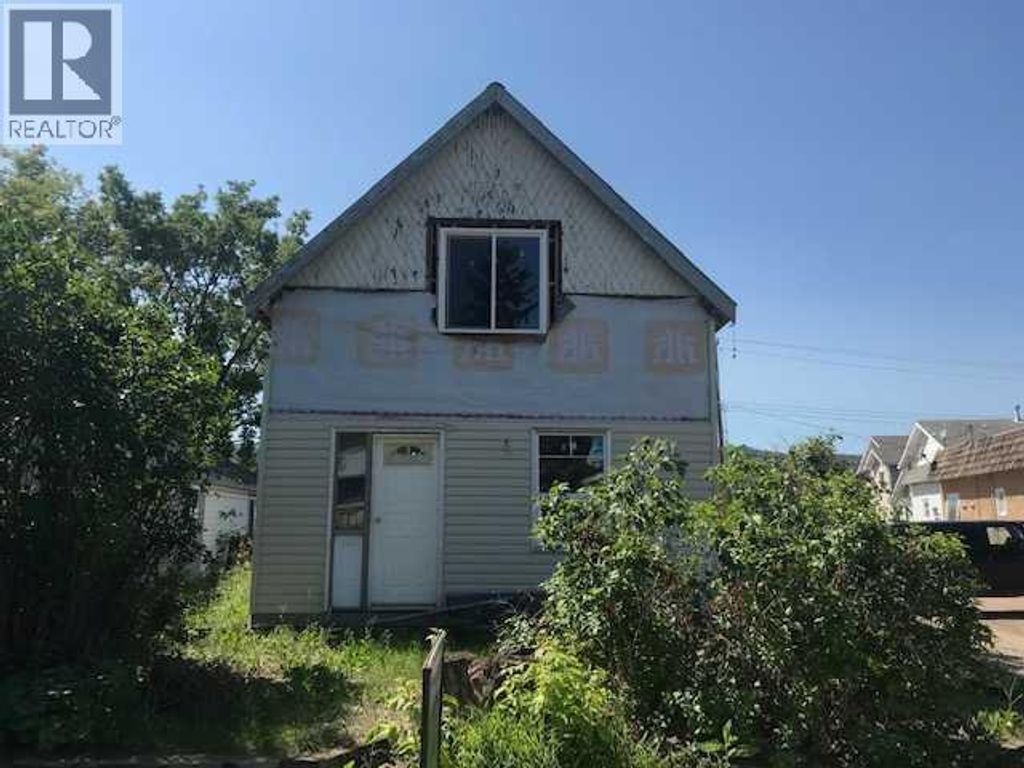 10306 101 Street, Peace River