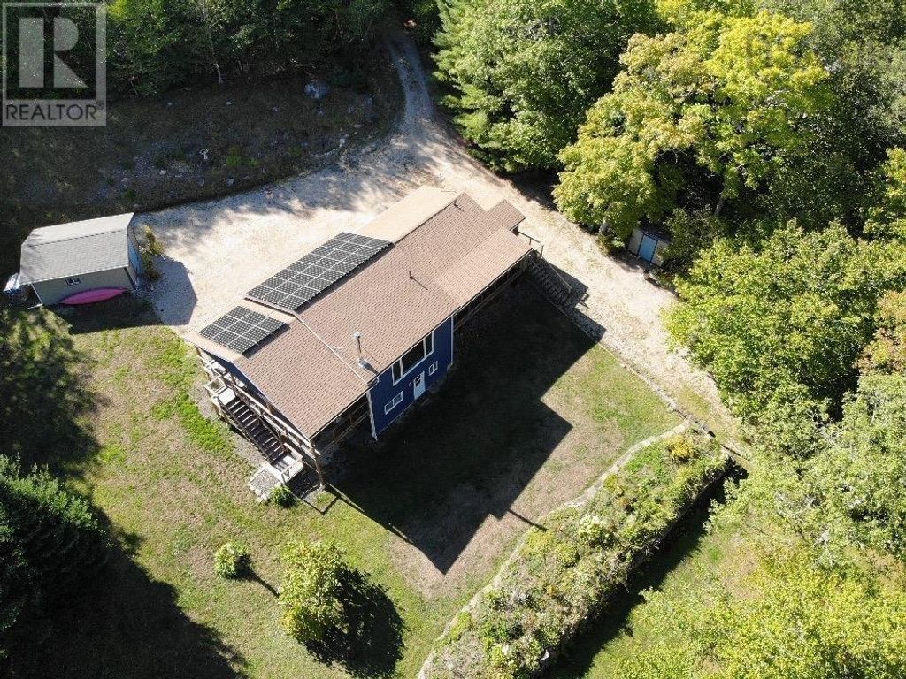 590 Gilberts Lane, Maplewood