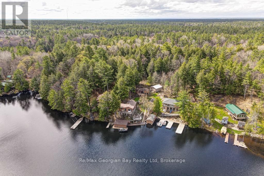 15sr405 Severn River Shore, Muskoka Lakes (wood (muskoka Lakes))