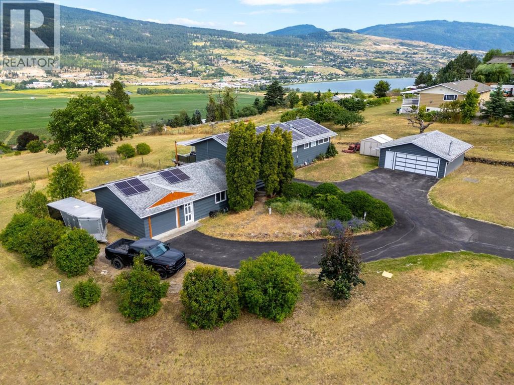 136 Stepping Stones Crescent, Spallumcheen