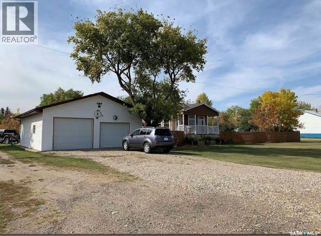 4425 Access Road, Halbrite