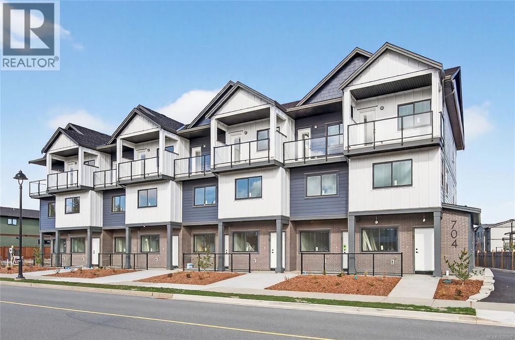 1 704 Beaver Creek Blvd, Campbell River