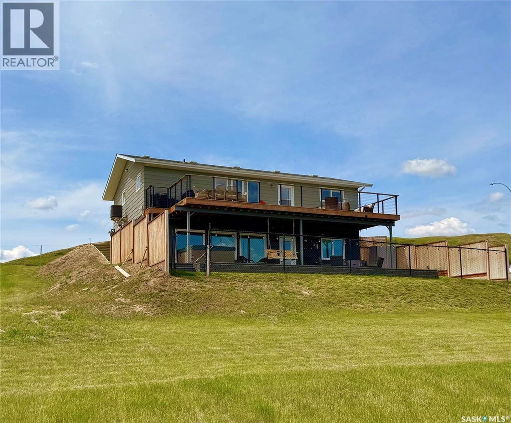 214 Hillcrest Place, Lac Pelletier