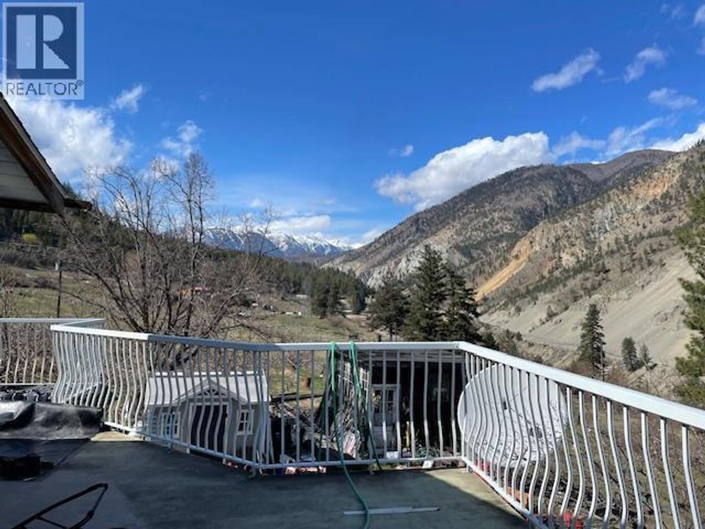 1609 Trans Canada Highway, Lytton