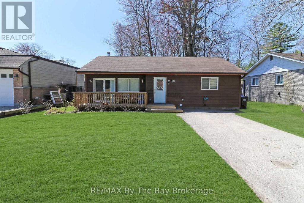 84 32nd Street N, Wasaga Beach