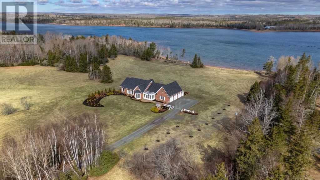 1881 Gladstone Road|rte 348, Murray River