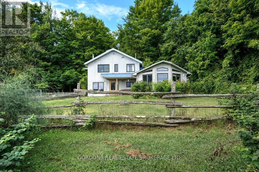 1084 Moon Road, Frontenac (frontenac Centre)