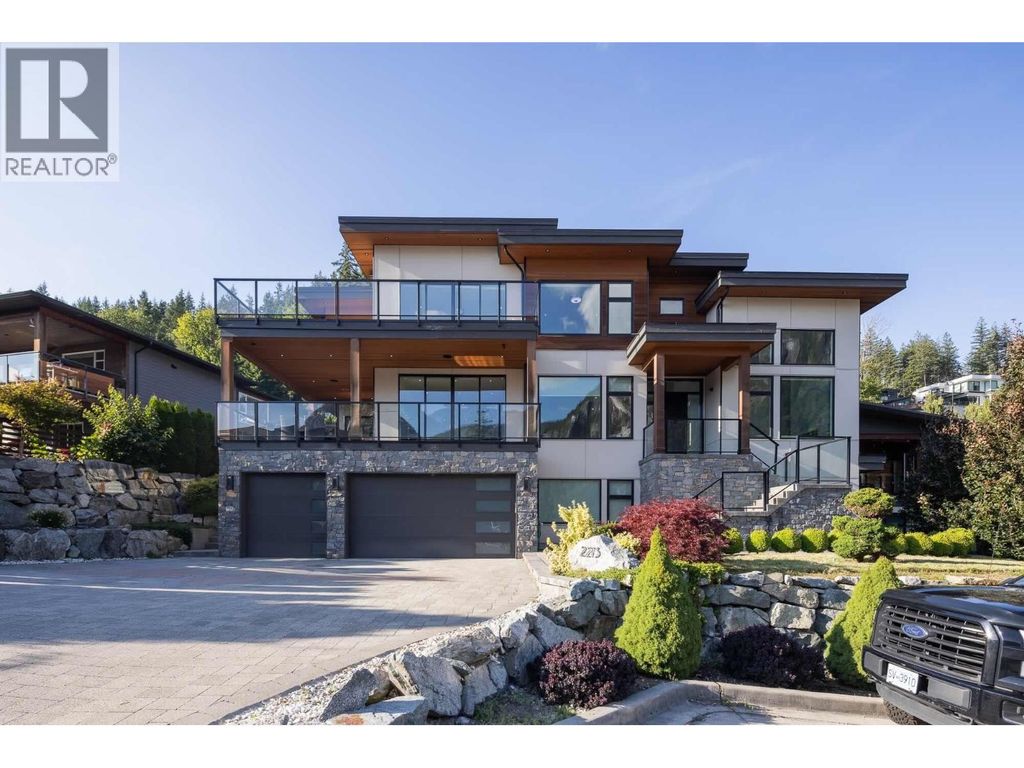2213 Windsail Place, Squamish