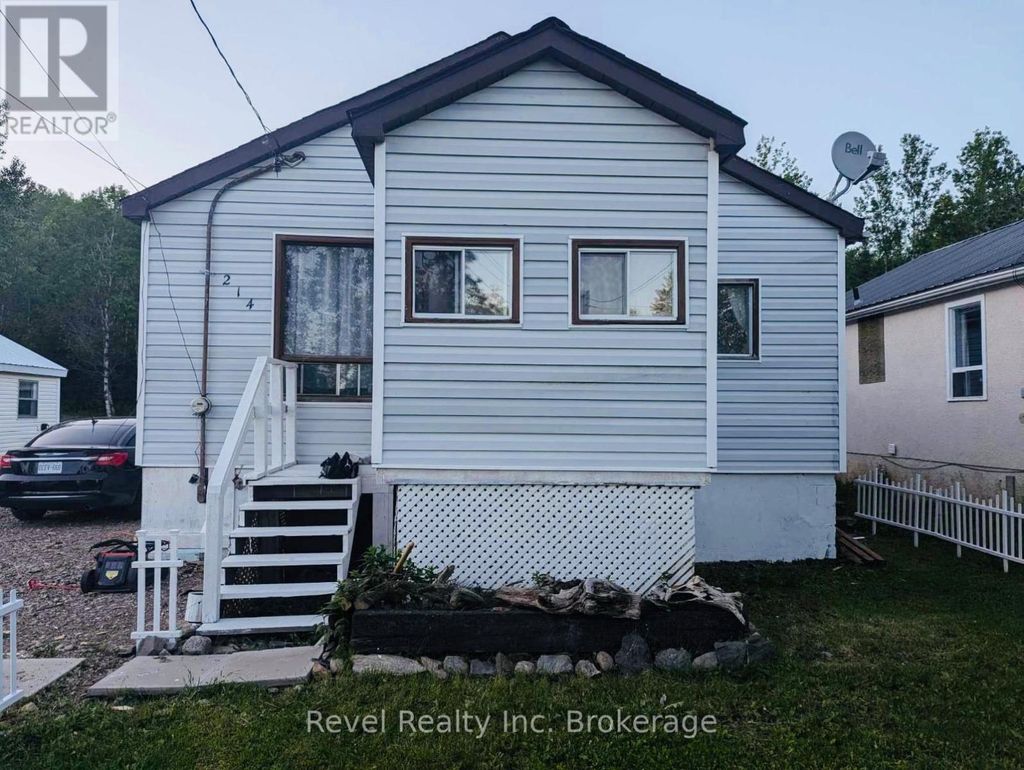 214 Fotheringham Avenue, Atikokan