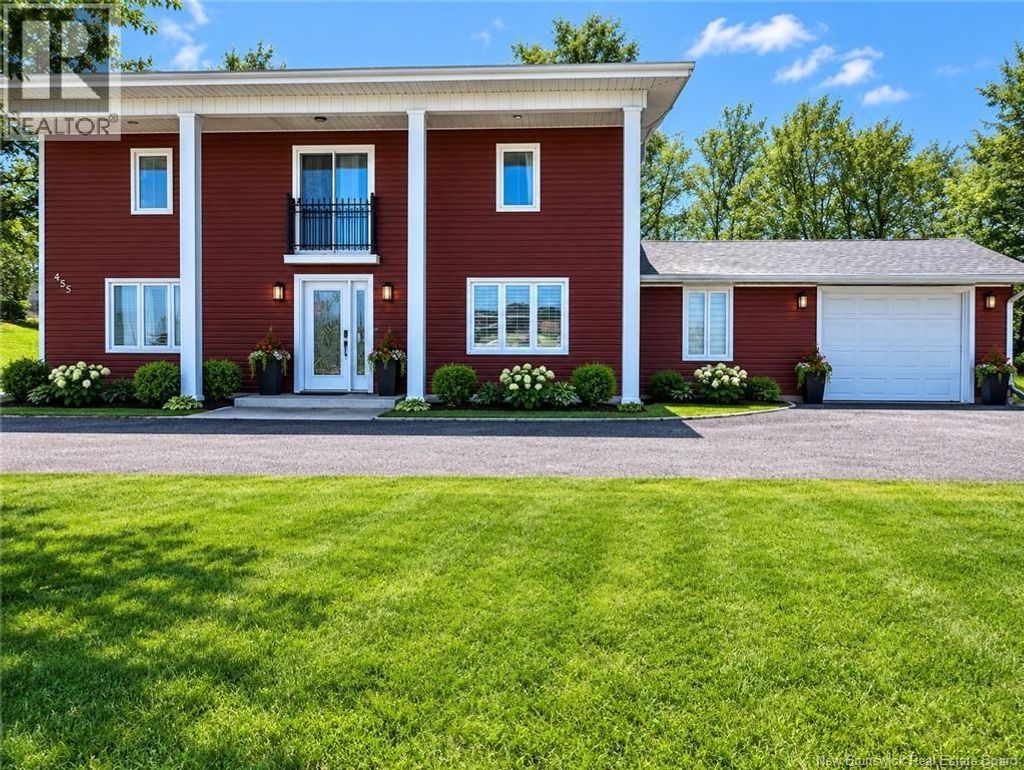 855 Walker Street, Grand Falls