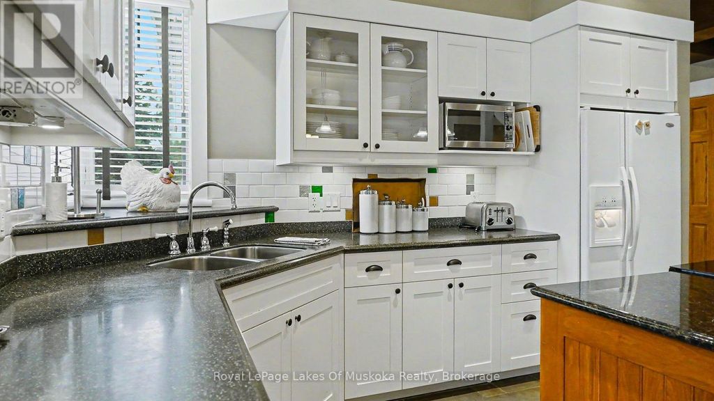 Villa 1 Week 9 - 1020 Birch Glen Road, Lake Of Bays (mclean)