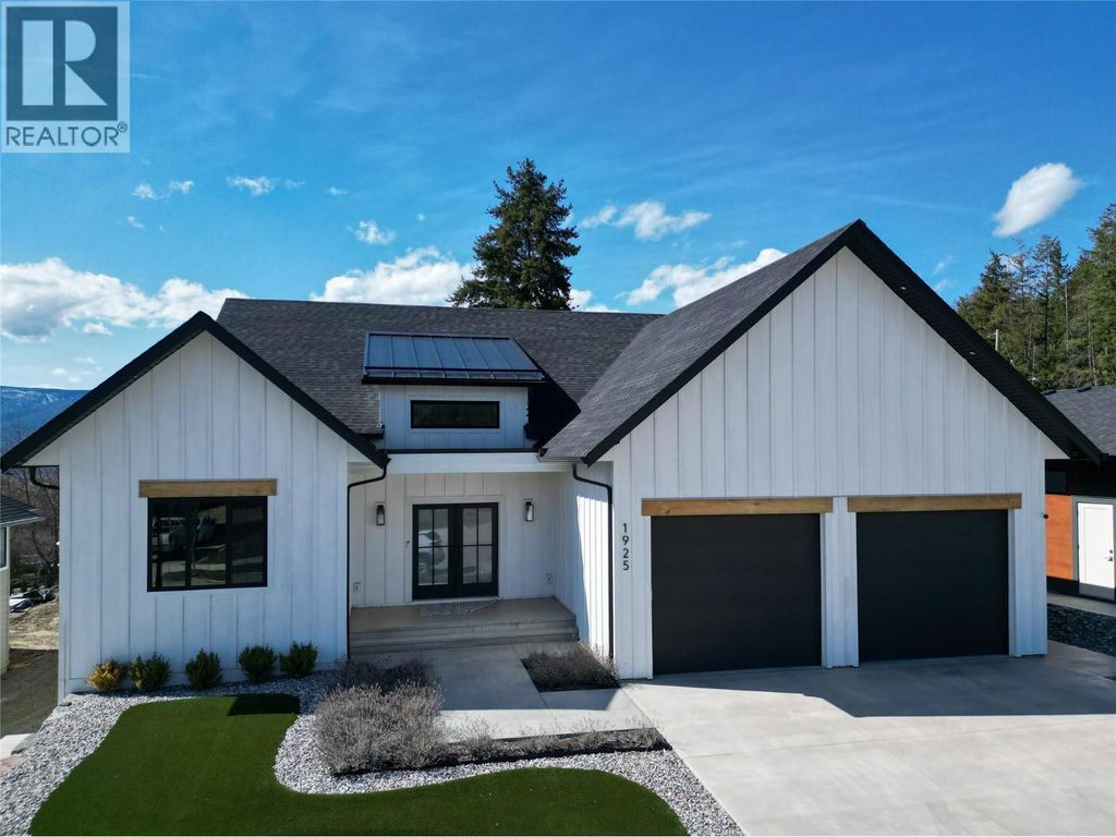 1925 35 Street Ne, Salmon Arm