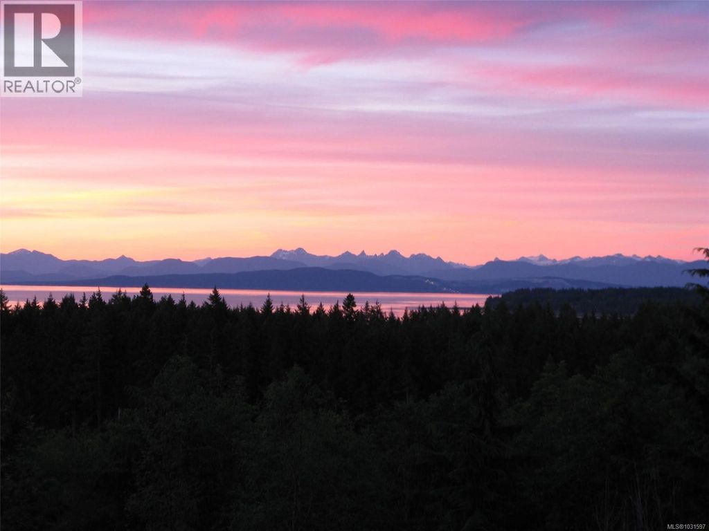 8900 Keith Wagner Way, Denman Island