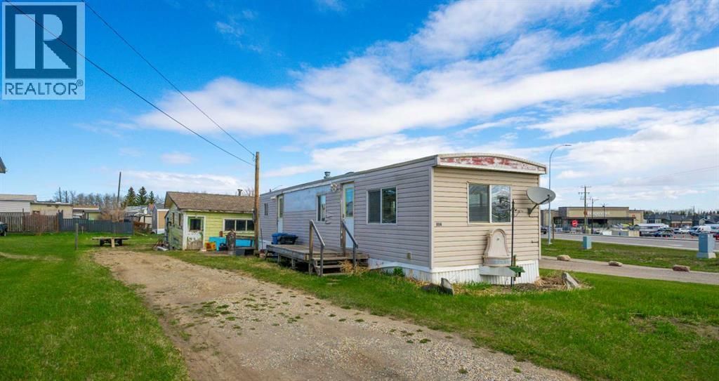 804 Center Street, Carstairs