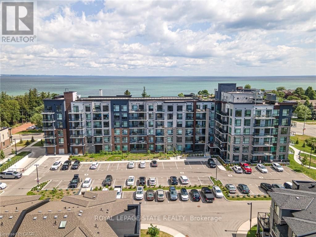 418 - 600 North Service Road, Hamilton (lakeshore)