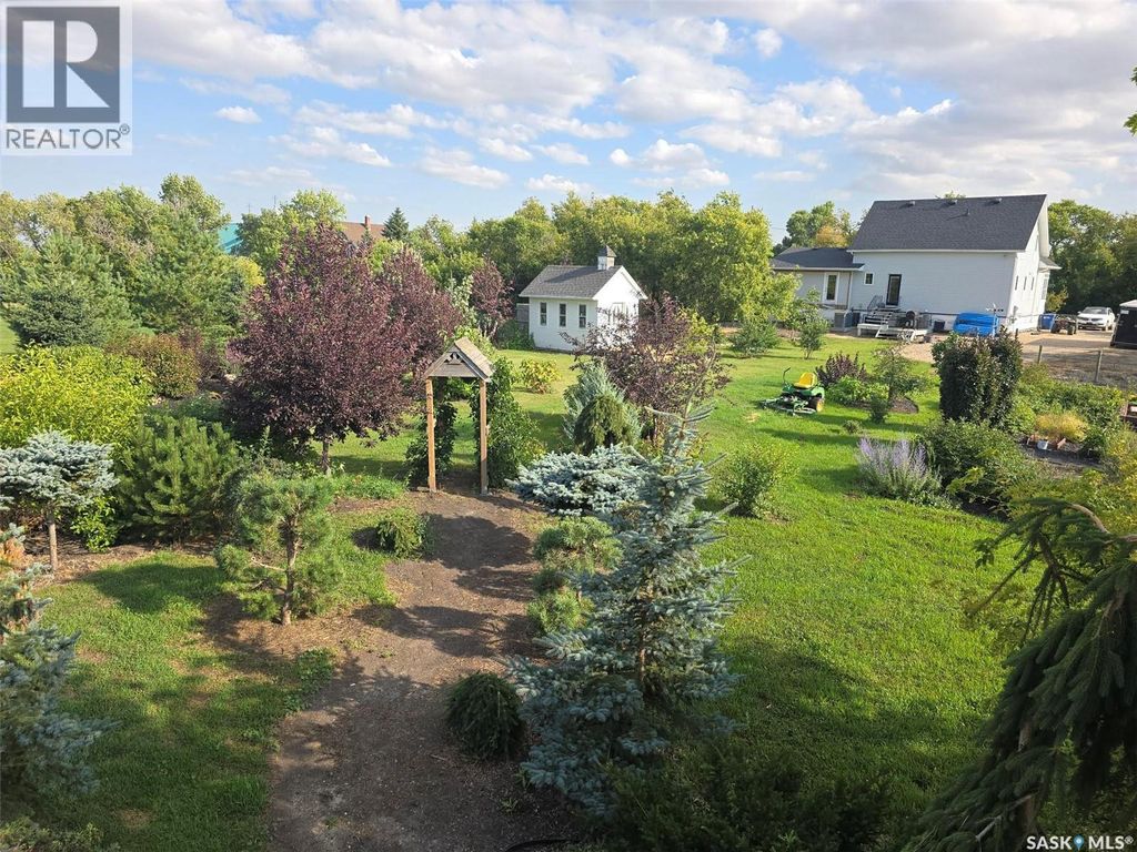 1306 Assiniboia Avenue, Grenfell