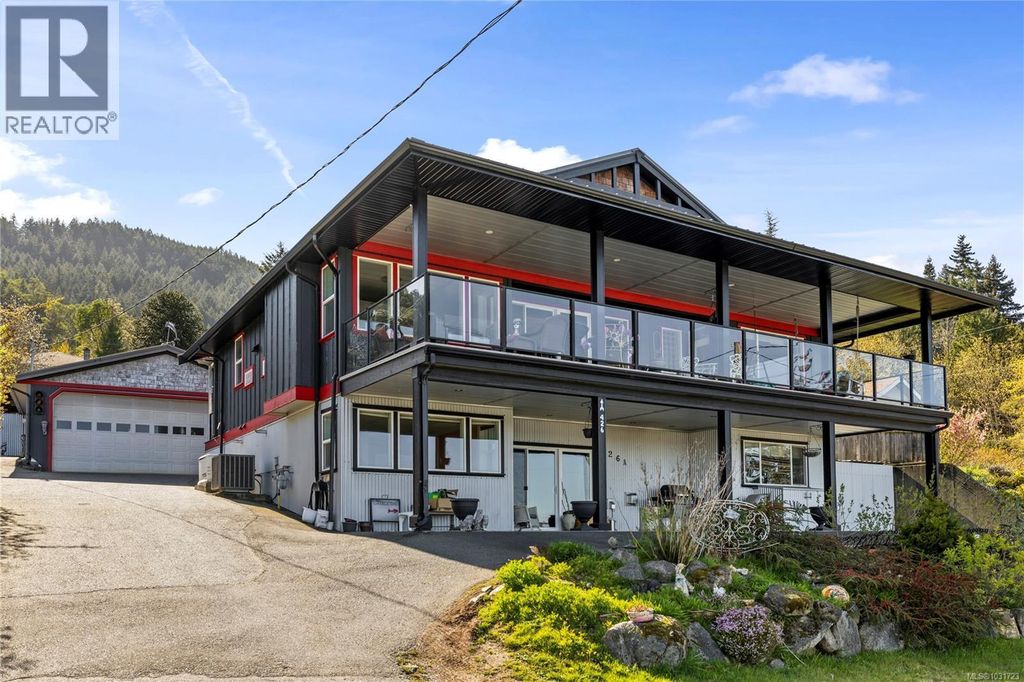 426 Davis Rd, Ladysmith