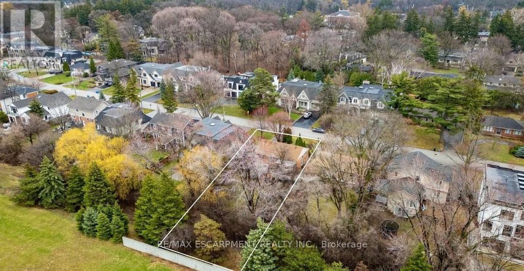 1051 Melvin Avenue, Oakville (mo Morrison)