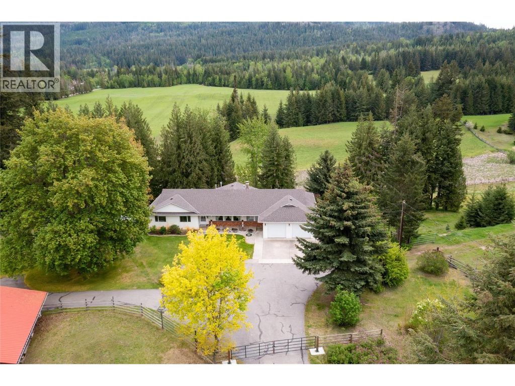 2240 97b Highway Se, Salmon Arm
