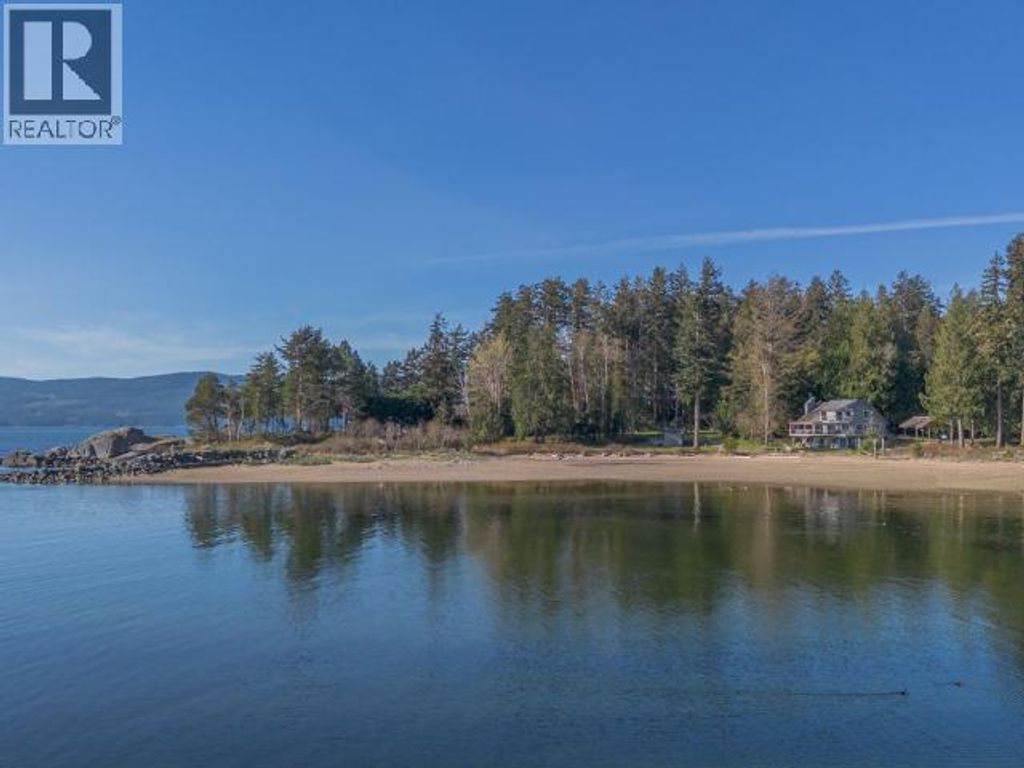 2084 Mahood Road, Powell River