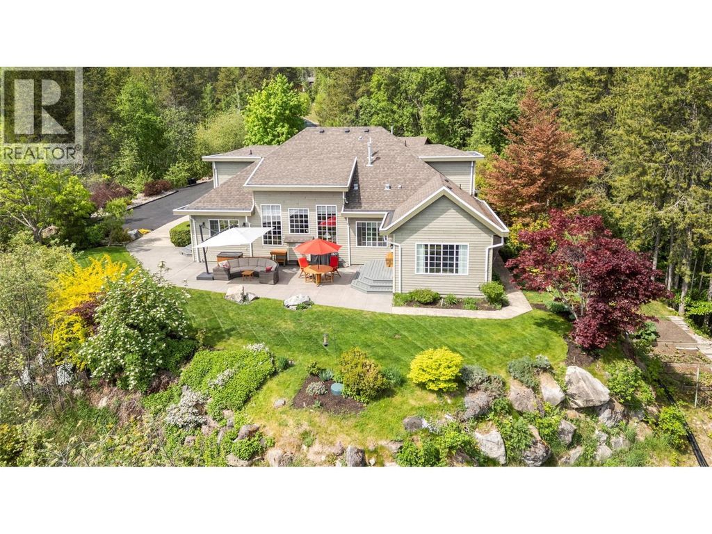 3800 60 Street Nw, Salmon Arm