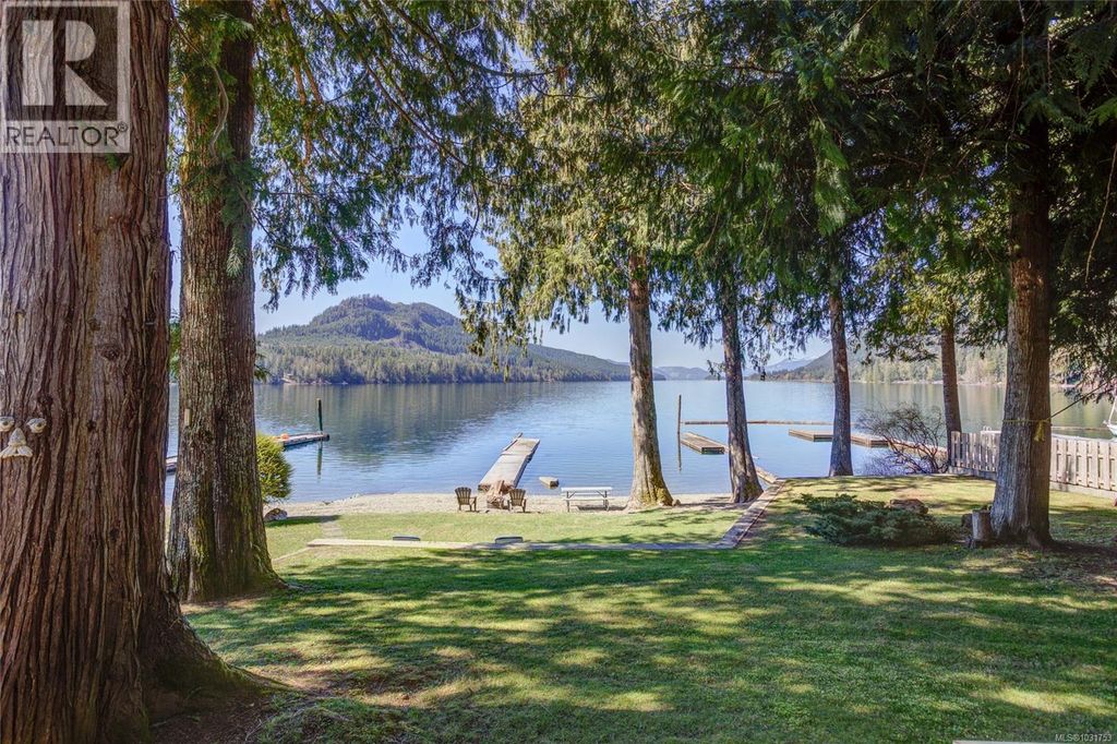 7774 Sunset Dr, Lake Cowichan