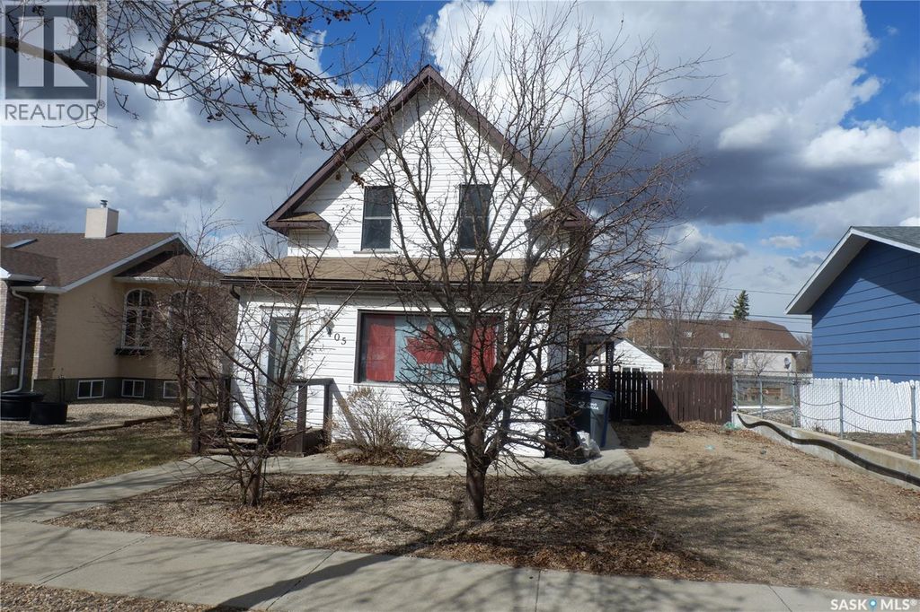 405 4th Avenue E, Assiniboia