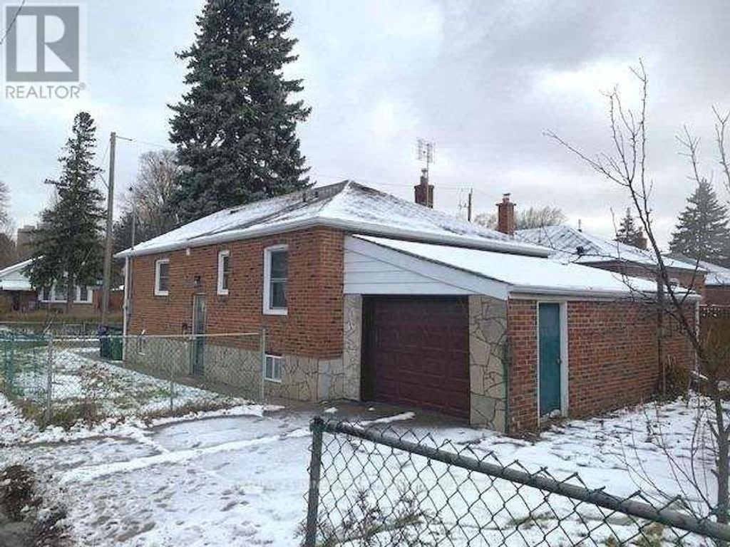 Bsmt - 46 Medhurst Road, Toronto (crescent Town)