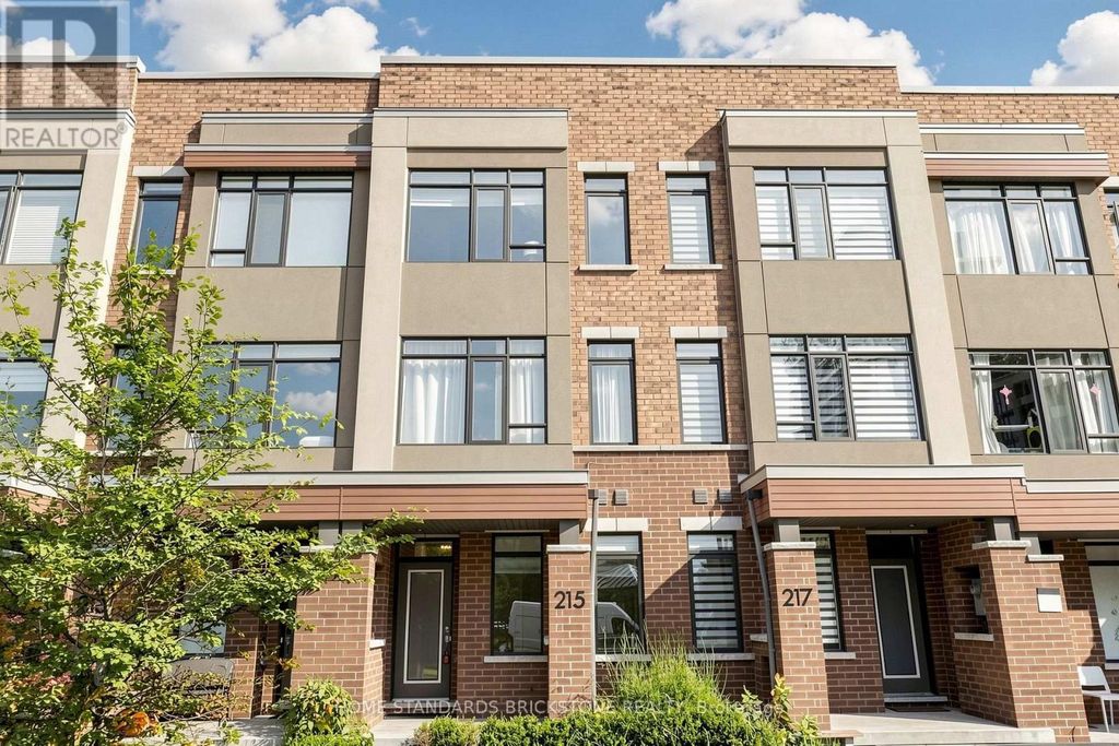 215 Salterton Circle, Vaughan