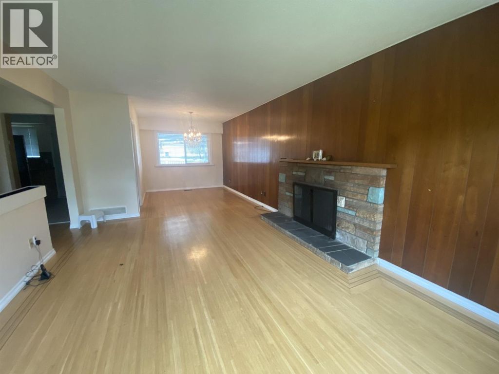 7635 10th Avenue, Burnaby