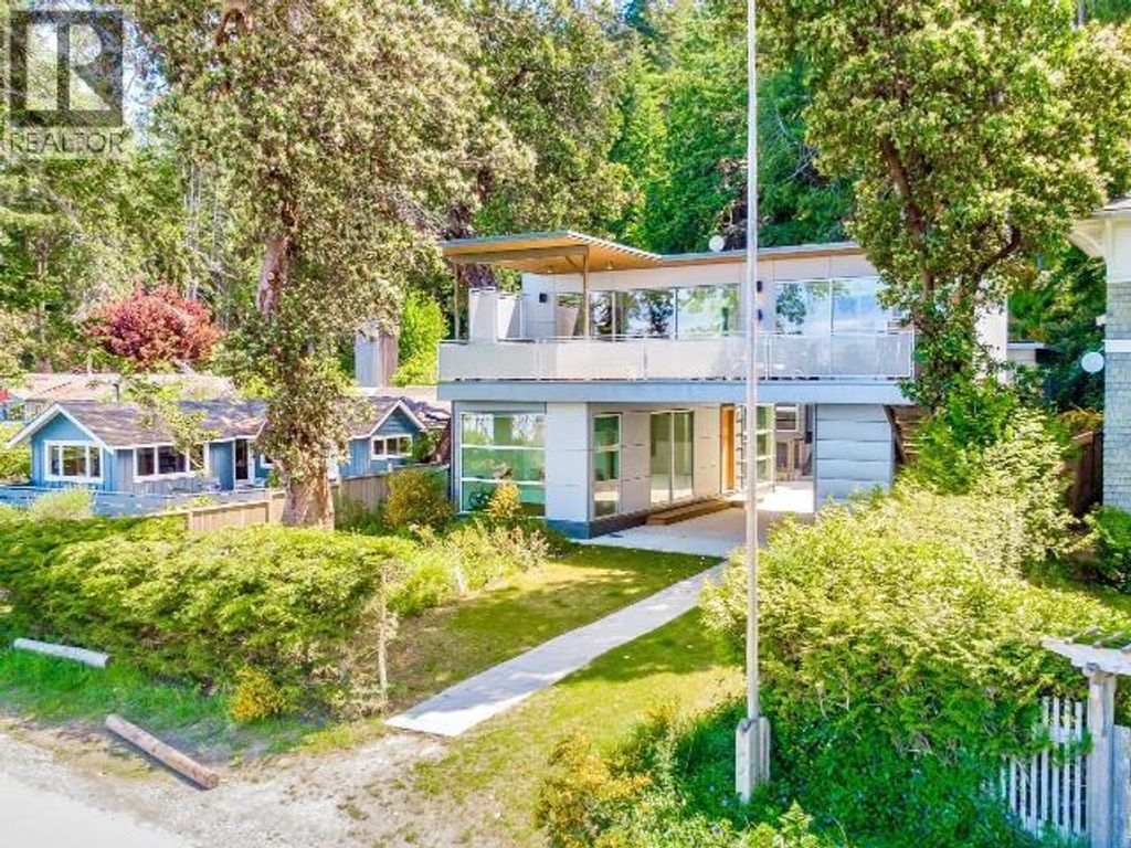 2924 Malaspina Promenade, Savary Island