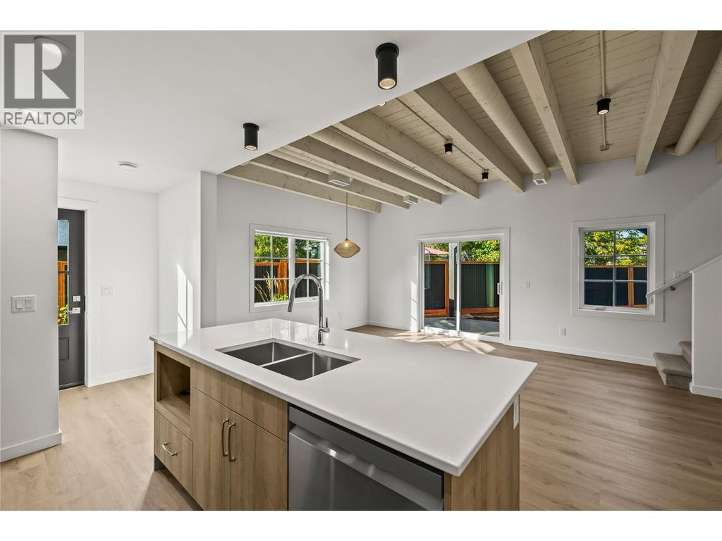 2957 Conlin Court Unit# 1, Kelowna