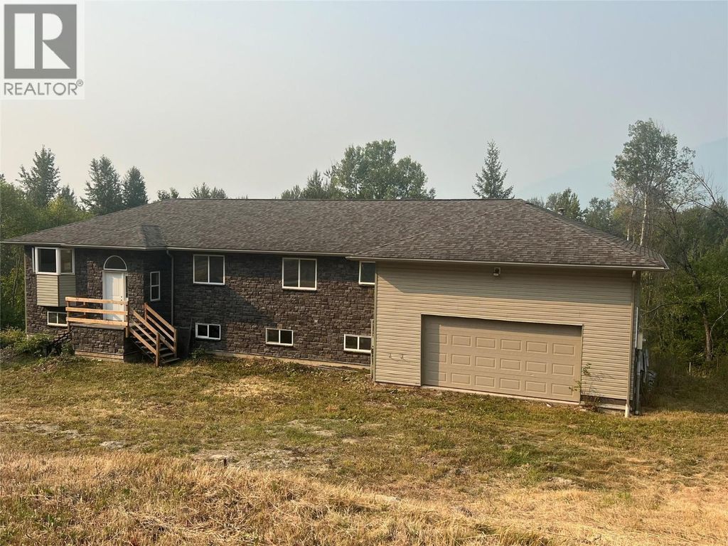 5423 3a Highway, Wynndel