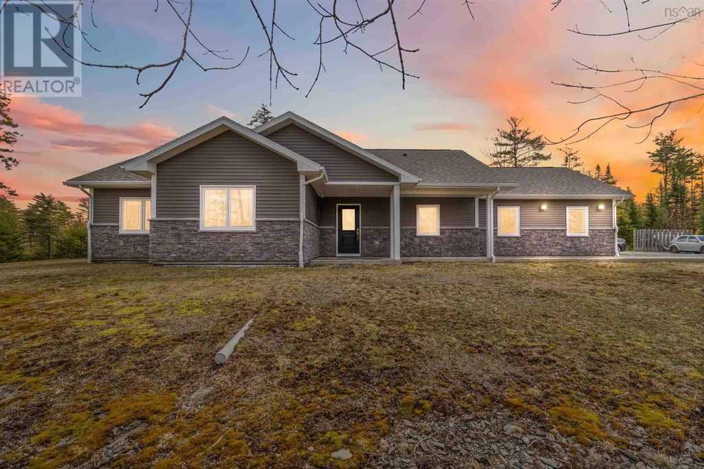 60 Danica Drive, Pine Grove