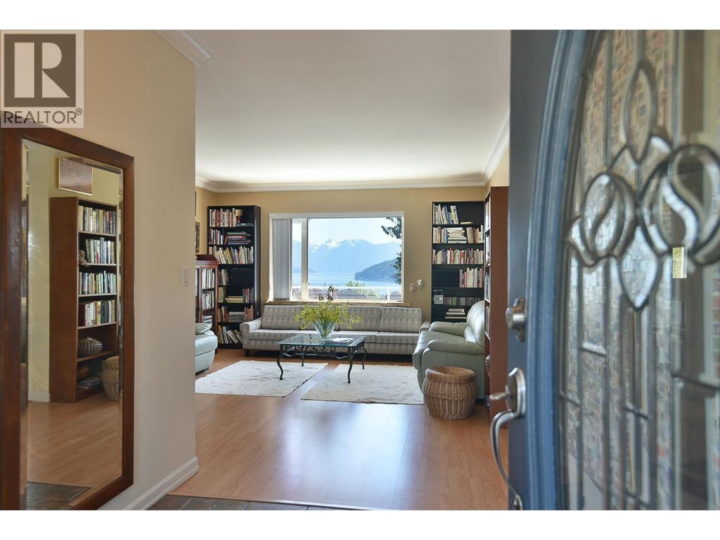 590-592 N Fletcher Road, Gibsons