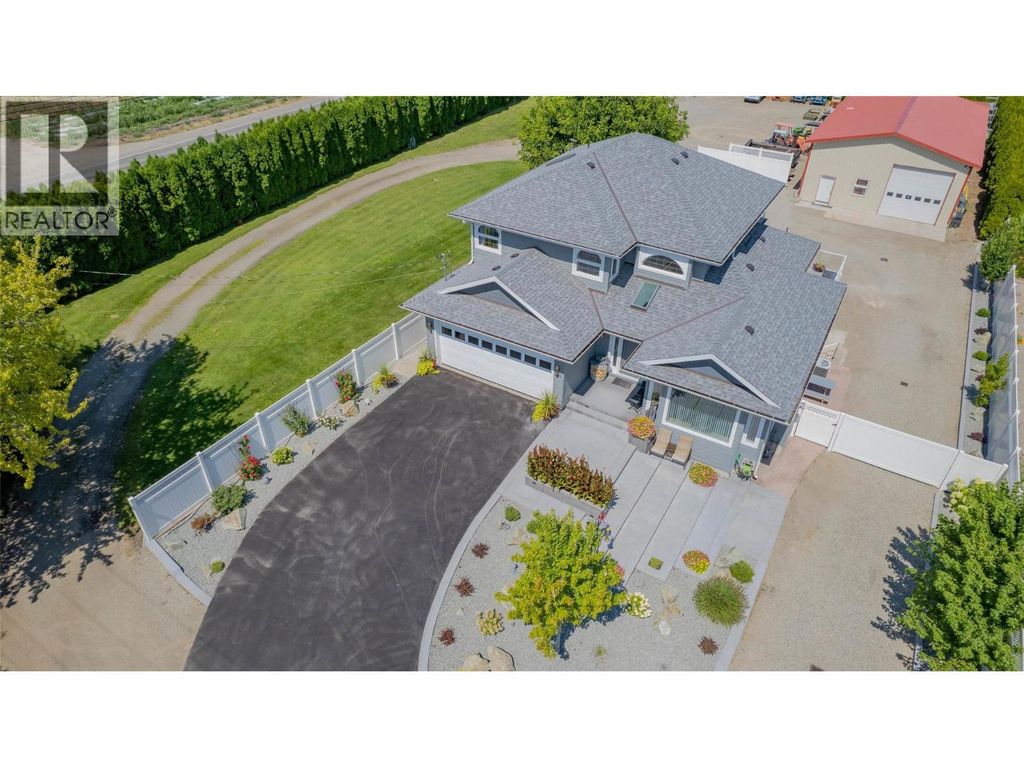 388 Road 10, Oliver