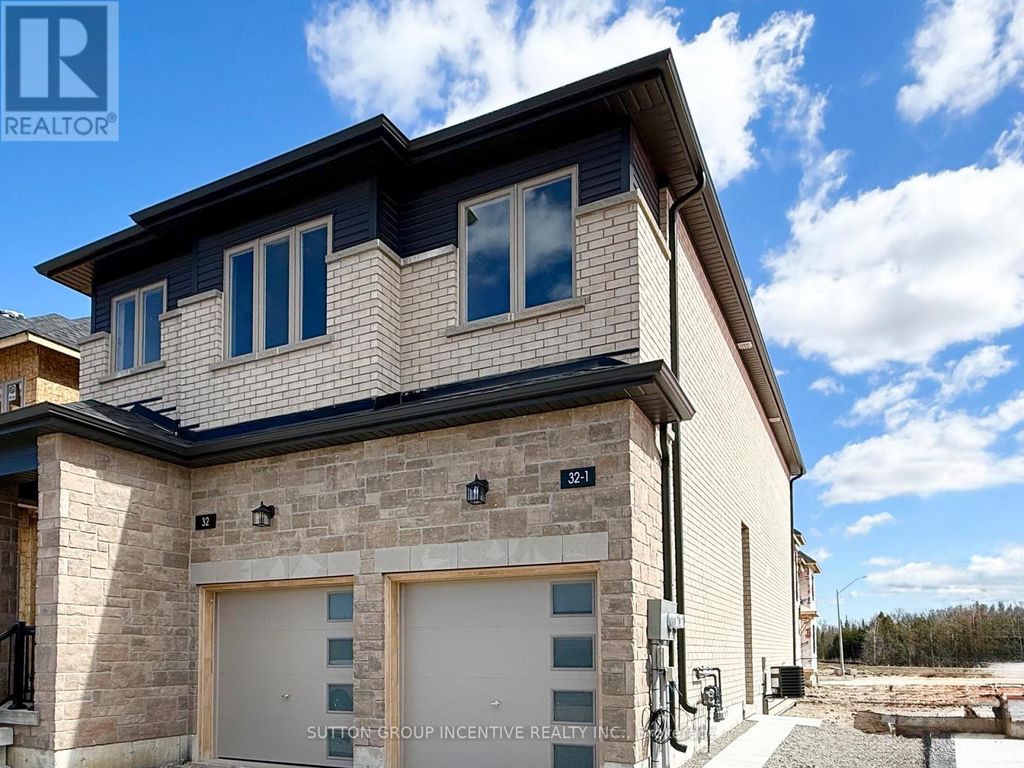 2 - 32 Winery Way, Barrie