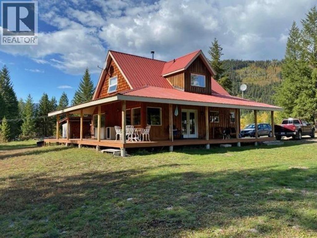2916 Barriere Lakes Road, Barriere