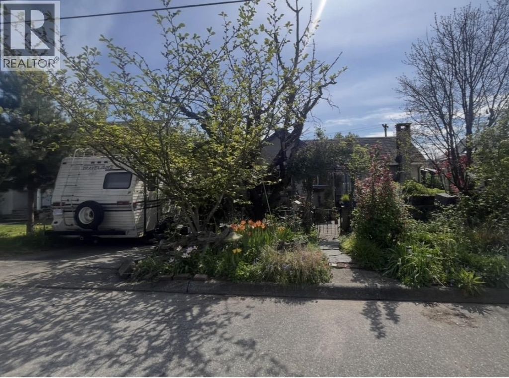 2204 Hamilton Street, New Westminster