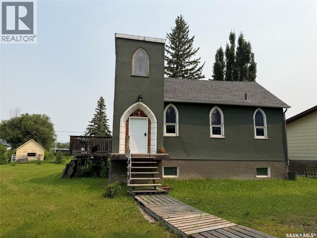 222 1st Avenue, Glaslyn