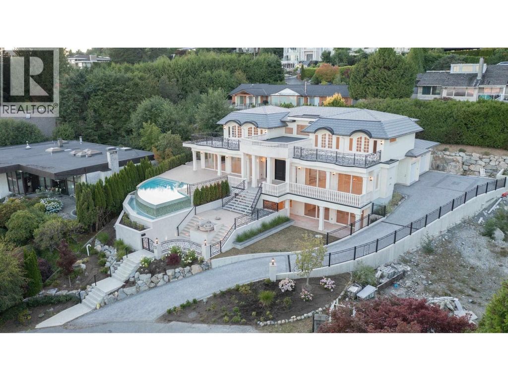 1445 Sandhurst Place, West Vancouver