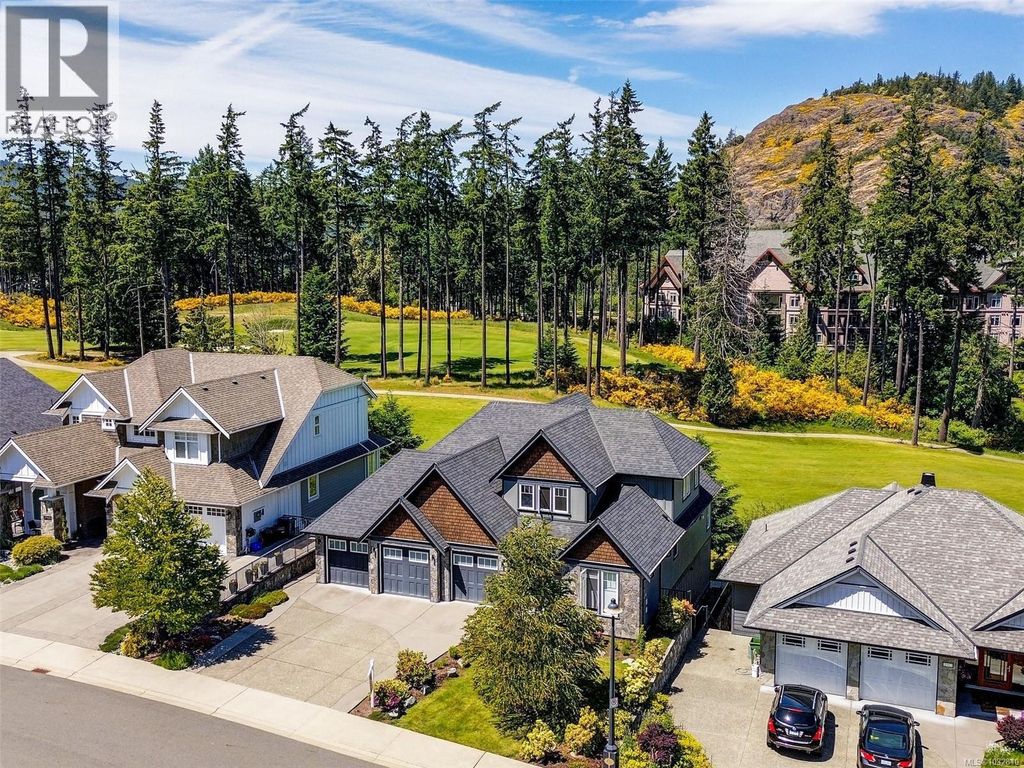 2156 Champions Way, Langford