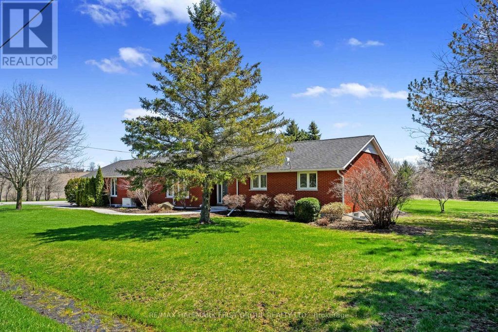 2764 Theatre Road S, Hamilton Township
